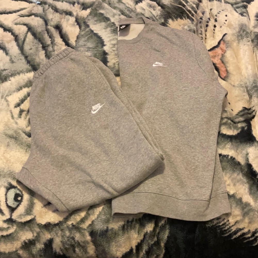 Nike sweatsuit